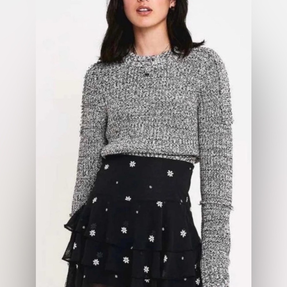 Urban outfitters XS black skirt with daisies